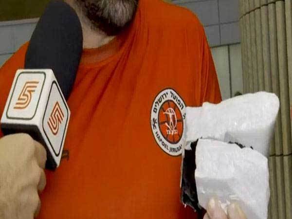 האבנים שנזרקו