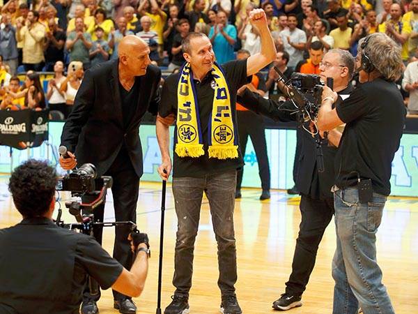 אהב את מה שהוא ראה. בלאט (אלן שיבר)