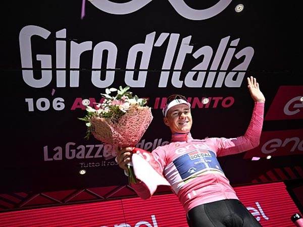 ייקח את החולצה וורודה. אבנפול (GETTY)