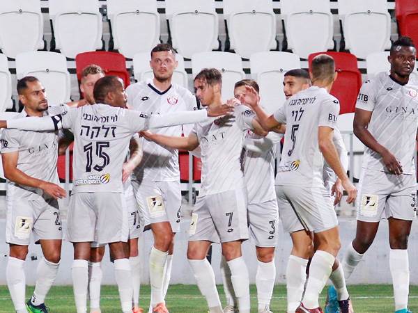 חדרה חוגגת (קובי אליהו)