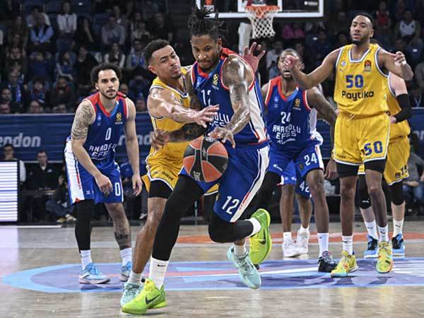 "בולדווין חייב להיות בפנים" (GETTY)