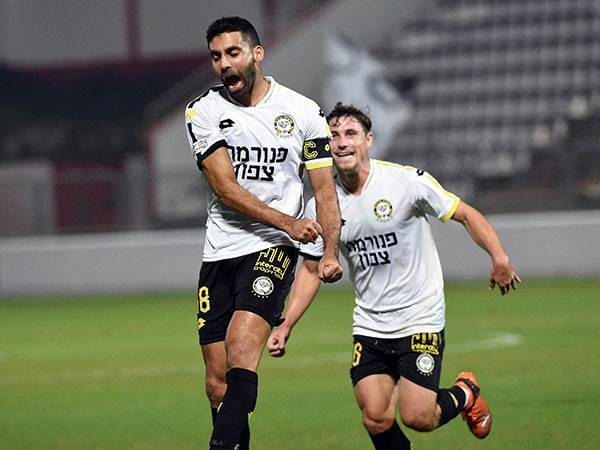 נפרד. עזרא (ברני ארדוב)