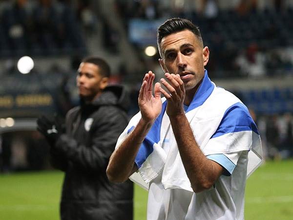 סמל להתעסקות בלא חשוב. ערן זהבי (צילום: אודי ציטיאט)