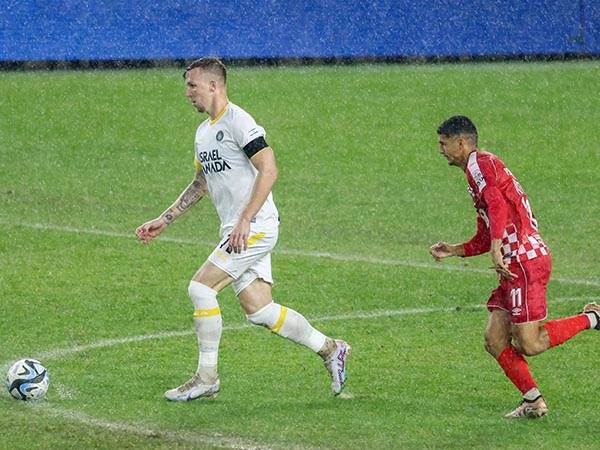 יפתח נגד נתניה? קארצב (צילום: אלן שיבר)