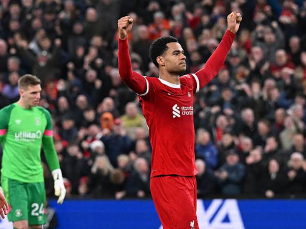 ושתי דקות לאחר מכן השלמת המהפך מהראש של גאקפו (GETTY)