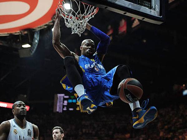 טיוס מטביע בגמר היורוליג (GETTY)