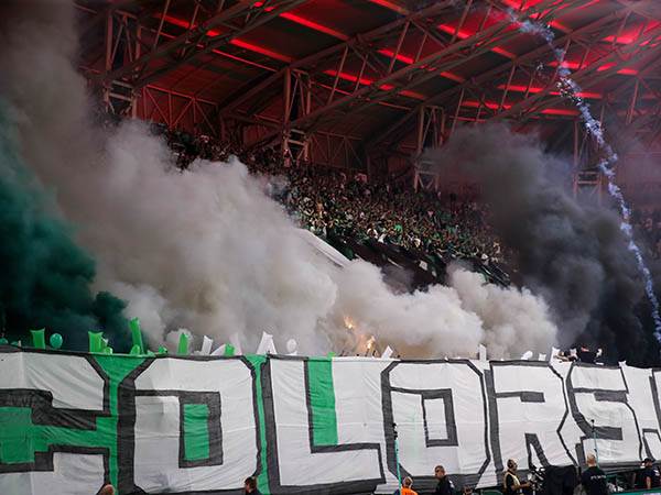 בשני היציעים (מאור אלקסלסי)