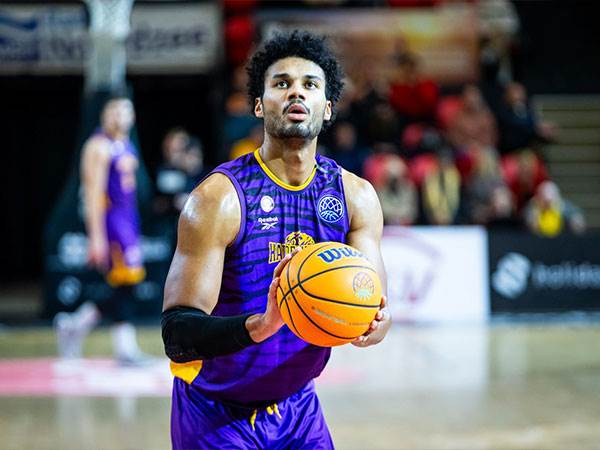 (FIBA)