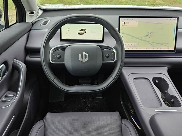 מערכת ההפעלה עוד דורשת כמה כוונונים. מזל שיש OTA