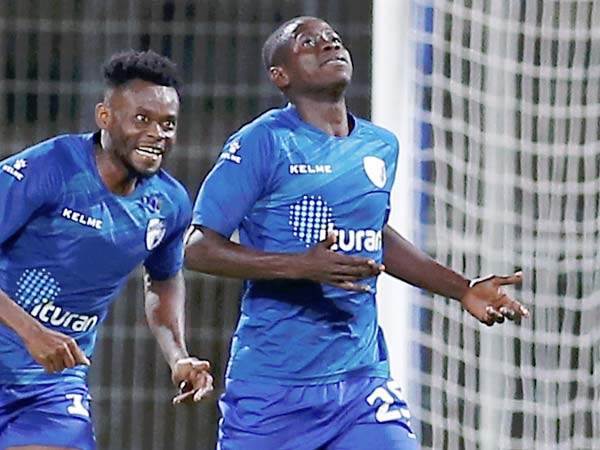 אמנגה. רק עיכב (אלן שיבר)