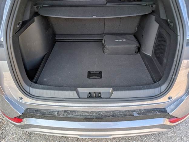 הנפח זהה לחשמלי, 425 ליטר שימושיים, אך גם כאן ללא וויי תלייה למשל