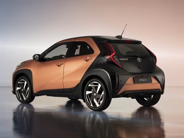 טויוטה אייגו X המחודשת: החזית עברה את השינוי המשמעותי יותר