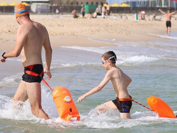 שוחים בטוח | צילום: ארז ארטנשטיין, שוונג