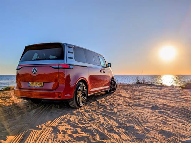 ה-Buzz היא ההוכחה שאפשר לייצר מסחריות לא משעממות