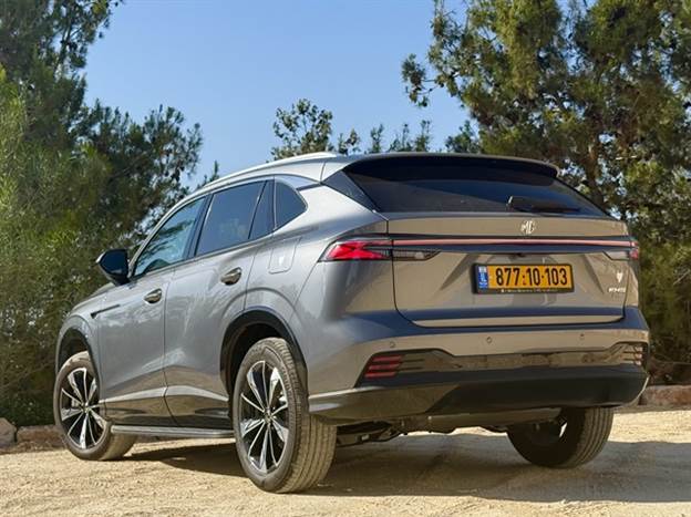 נוחות הנסיעה טובה מאוד וגם בידוד הרעשים