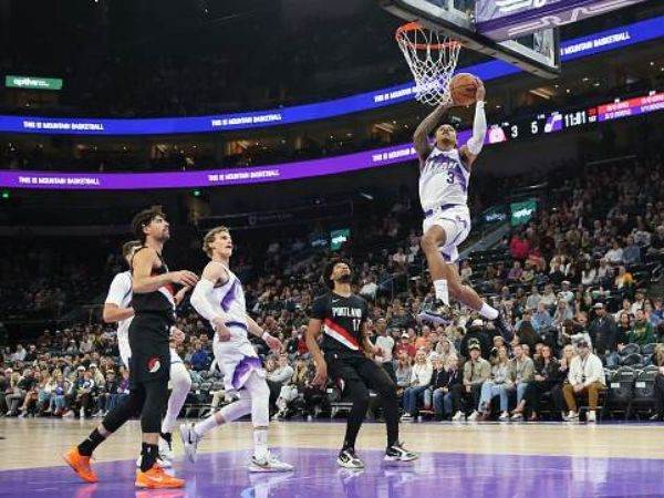 Chris Gardner/ Getty Images