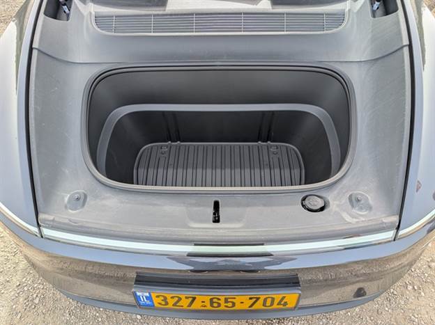 לטסלה מודל Y יש תא מטען קדמי גדול