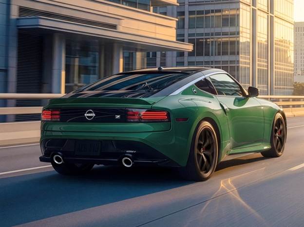 השינוי הבולט מלפנים. מאחור עדכון קל לדיפיוזר