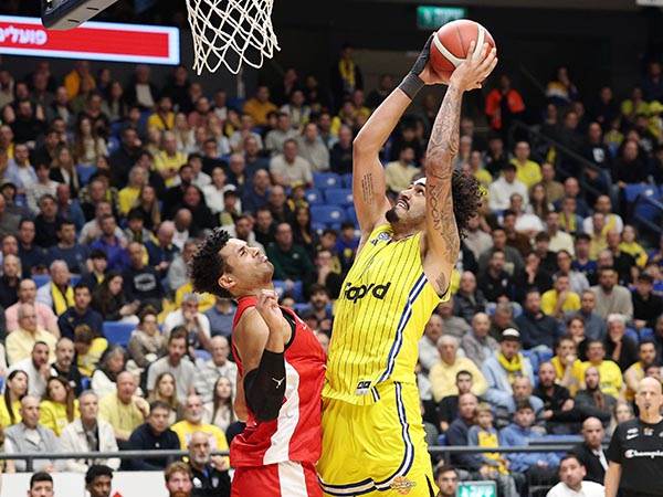 מכבי ת“א תסתדר בלי עוד גבוה? סנטוס חושש להגיע (אלן שיבר)