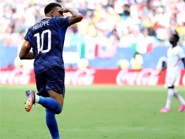 אמבפה הפך 4:0 ל-4:3 ועשה היסטוריה (Getty)