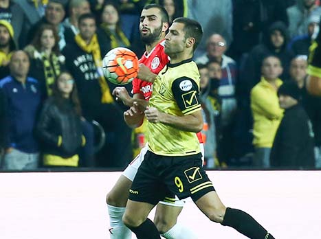 לקח קשה את ההפסד. איתי שכטר (צילום: דני מרון)