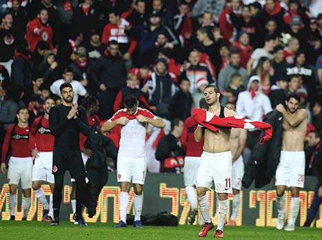 "צריך להבין שהשחקנים לא אשמים" (אלן שיבר)