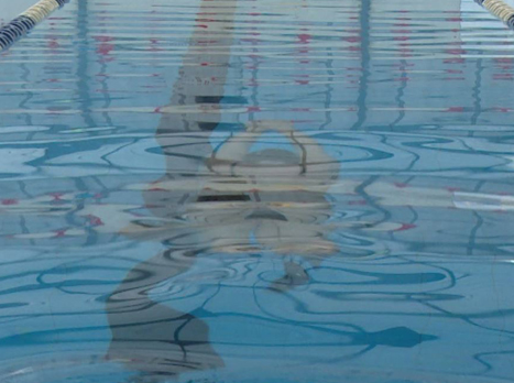 "אם היו שמים לב אליי, היו רואים שאני בדיכאון". וקסלר בבריכה