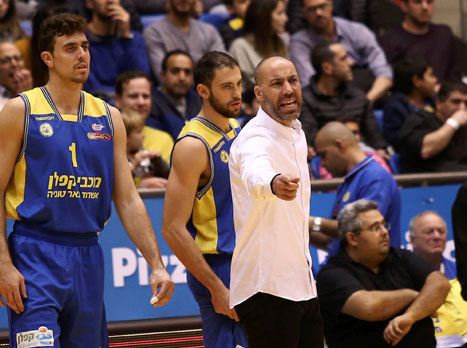 אשדוד מיזערה נזקים לפני סיום המחצית (אלן שיבר)