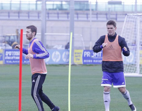 "עוד צריך ללמוד את חדר ההלבשה החדש" (האתר הרשמי של מכבי ת"א)