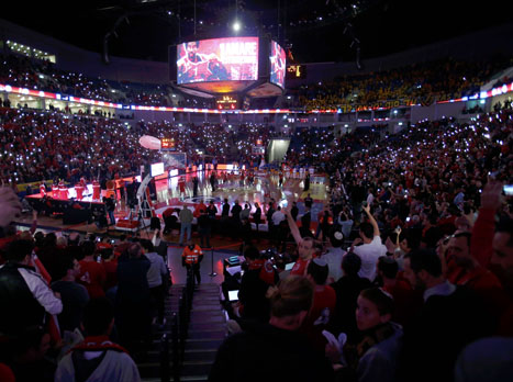 האוהדים האדומים נתנו תצוגה בארנה (אלן שיבר)