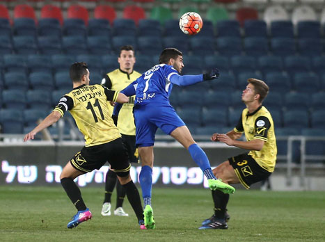 עלה פצוע, והוחלף בהפסקה. עאבד (אלן שיבר)