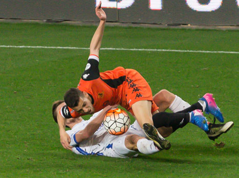 נוק-אאוט (עודד קרני)