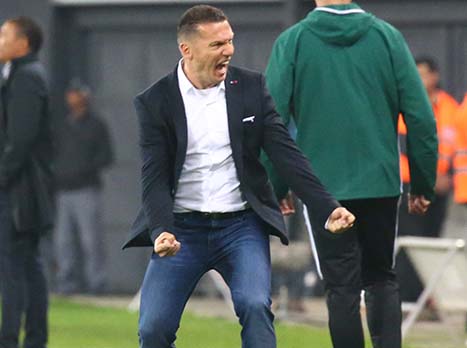 בדרך לעוד אליפות. בכר (דני מרון)