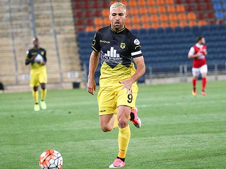 יעמוד לוועדת משמעת. שכטר (דני מרון)