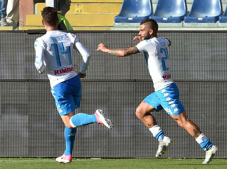 נאפולי חוגגת. הספיק רק למוק' האלופות (getty)