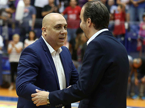 הרעיף מחמאות להופסון, אלפסי (אלן שיבר)