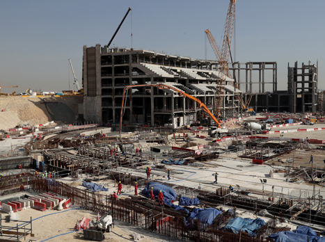 בניית אצטדיון אל בעיית. סך ההוצאות יגיע ל-200 מיליארד דולר (Getty)