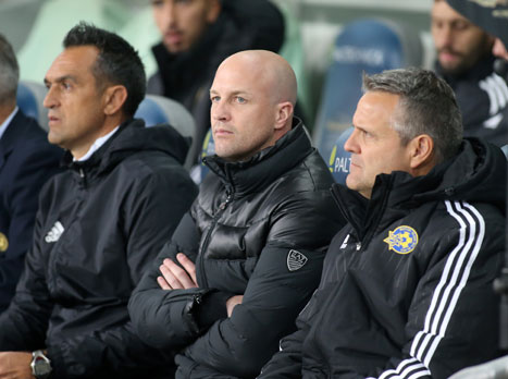 קרויף. מי יעביר את האימון (יוסי שקל)