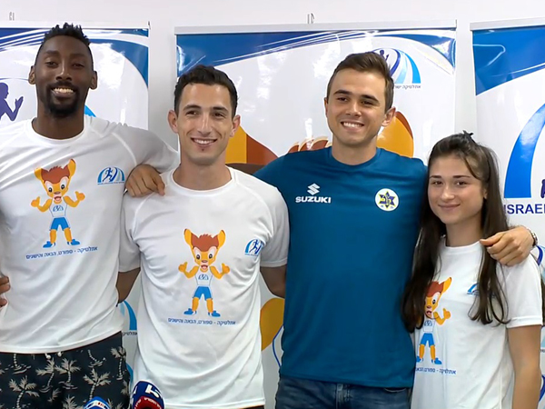 האתלטים מחממים מנועים