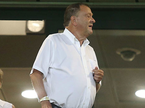 רוצה לצרף עוד זר. שרצקי (אלן שיבר)