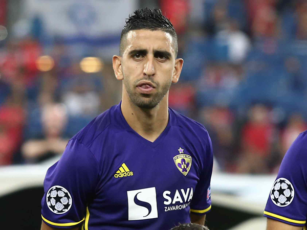 מרואן קבהא גם זכה לטעום קצת מהאווירה בב"ש לפני שריקת הפתיחה (אלן שיבר)