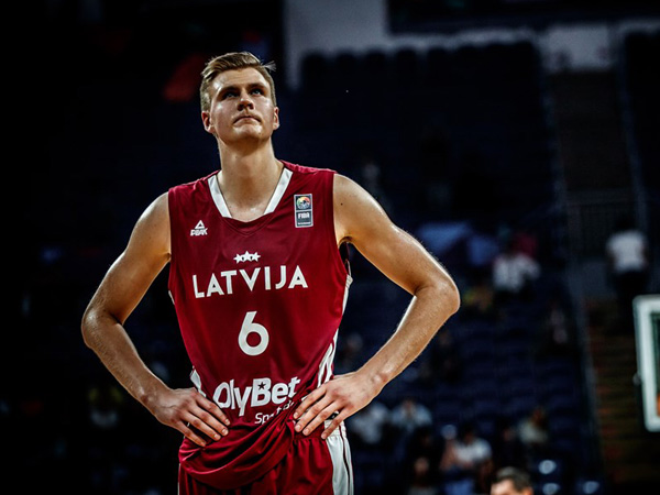 מוביל את דור הזהב הלטבי. פורזינגיס (FIBA)