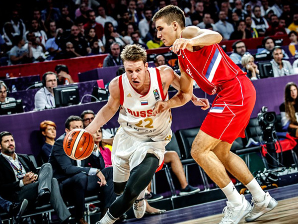 בוגדאנוביץ' עשה את המצופה ממנו בשני צידי המגרש (פיב"א)