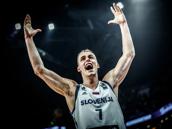 ועם ריצת 0:12 אדירה הביאו לעצמם את הגביע הראשון בהיסטוריה! (FIBA)