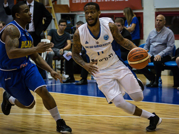 ניצחון בכורה להרצליה (מנהלת הליגה, עודד קרני)