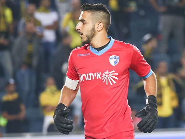 הגיב מאוחר בשער הראשון. ניצן (דני מרון)