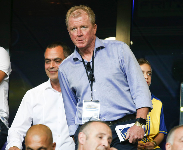 יעמוד על הקווים? מקלארן (אלן שיבר)