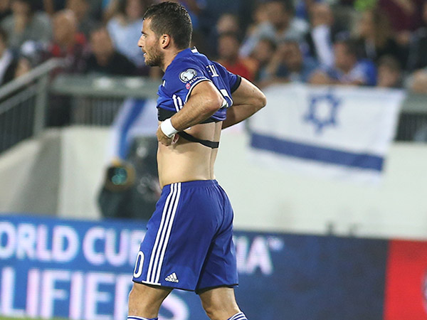 השחקנים נלחמו, אך הפסידו גם לספרד (צילום: אלן שיבר)