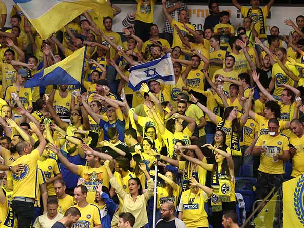 אוהבים מפגשים מול האימפריות של אירופה. אוהדי מכבי ת"א (אלן שיבר)
