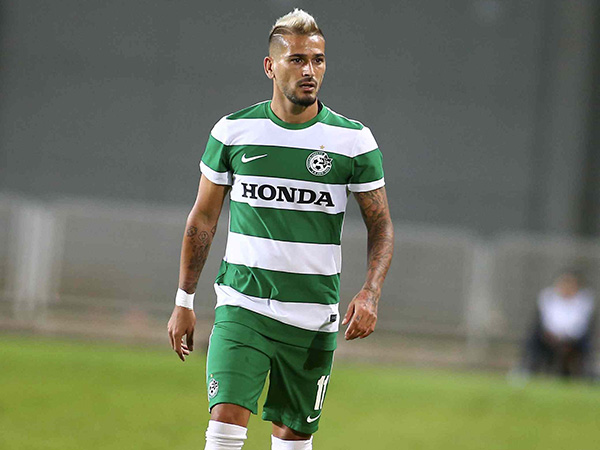 "בוזגלו נראה טוב במשחקים האחרונים" (אלן שיבר)